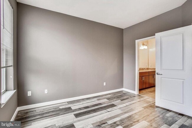 Building Photo - 2526 Sheridan Rd SE