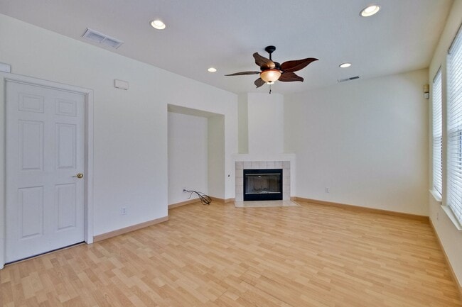 Building Photo - Spacious 4-Bedroom Home on Private Cul-De-Sac | No HOA | Custom Closets, New Floors & Lush Backya...