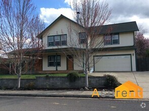 Building Photo - Great house, close to Bellview school, lar...