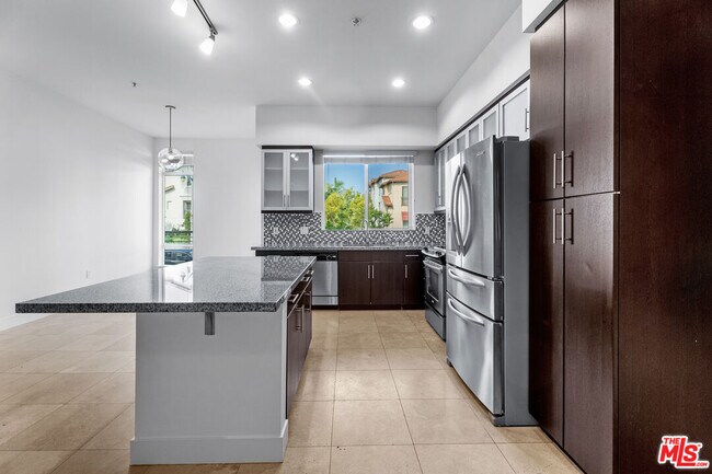 Building Photo - 12920 W Runway Rd