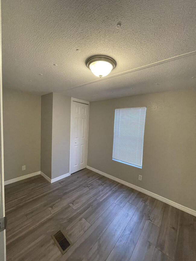 Building Photo - 5345 Rock Dove Trail