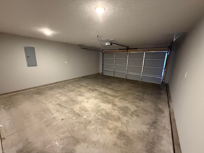 Building Photo - 177 Landry Ln