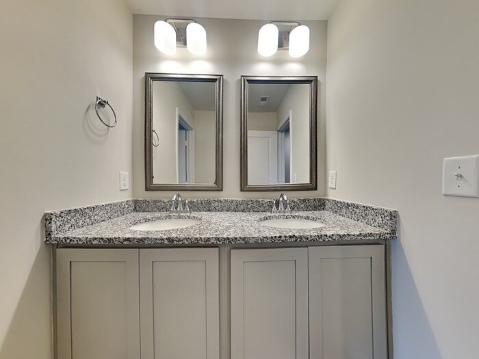 Building Photo - 110 Boat Clb Ln