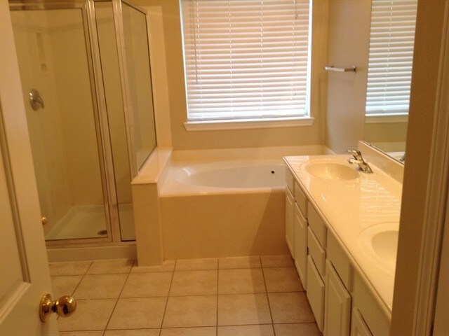 Building Photo - 24438 Schivener House Ln