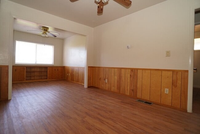 Building Photo - Charming 2 bedroom 1 bath in Carmichael!
