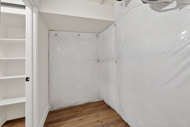 Building Photo - JR119L