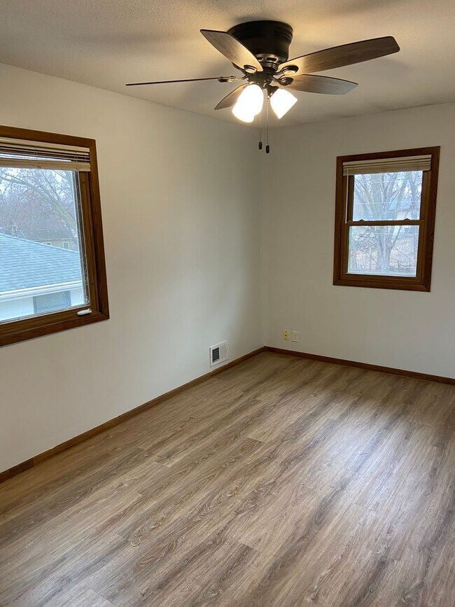 Building Photo - 1671-1673 Leone