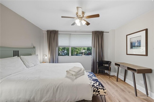 Building Photo - 3645 Peachtree Rd NE