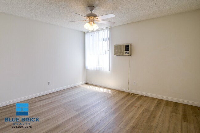 Building Photo - 5452 Corteen Pl