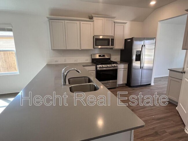 Building Photo - 283 Silver Glen Dr