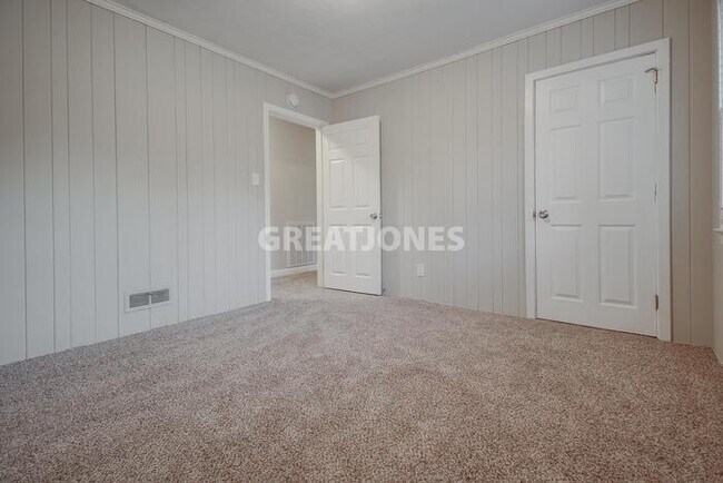 Building Photo - 416 Crescent Ave