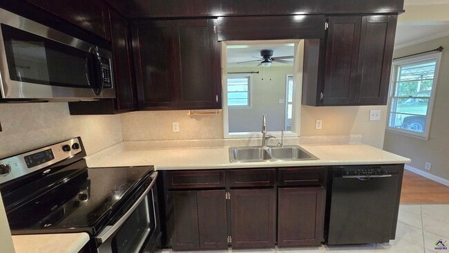 Building Photo - 106 Mason Dr