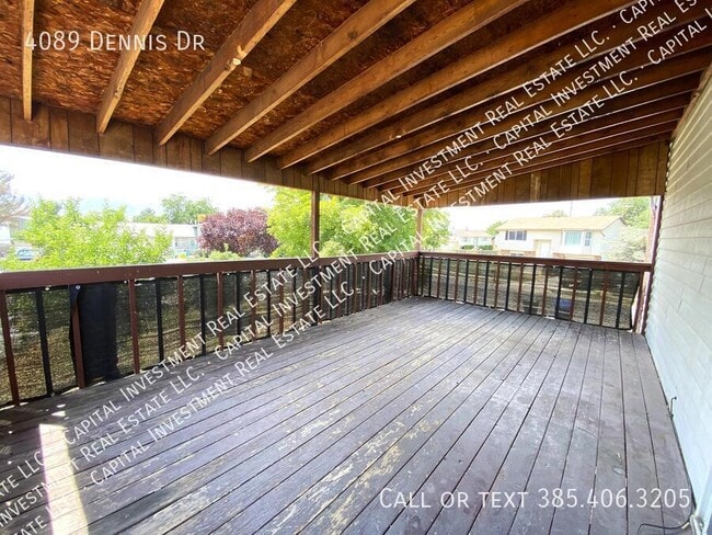 Building Photo - 4089 Dennis Dr