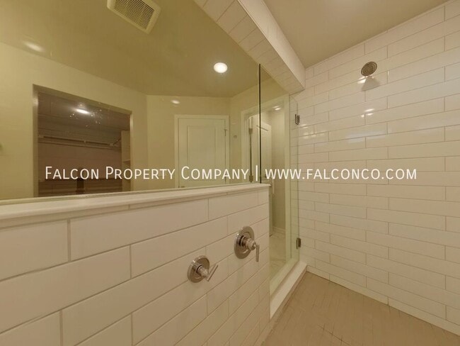 Building Photo - 6381 Wingding Point