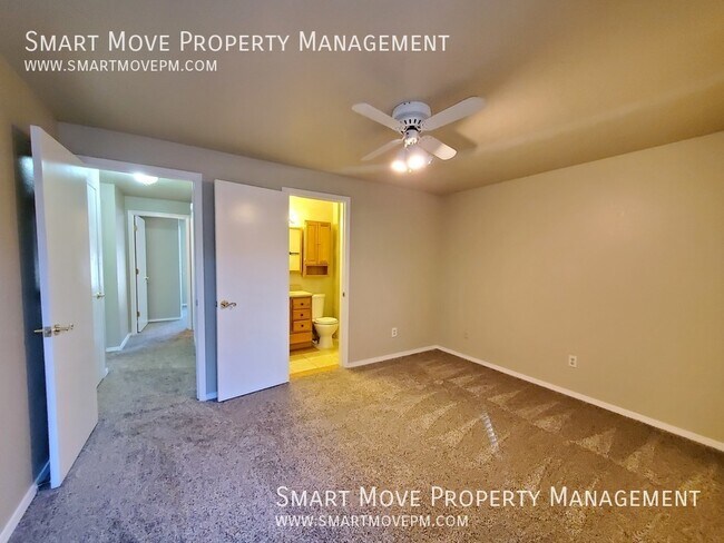 Building Photo - 4418 N Oxbow Pl