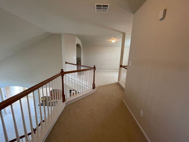 Building Photo - 6704 Golden Oak Ln