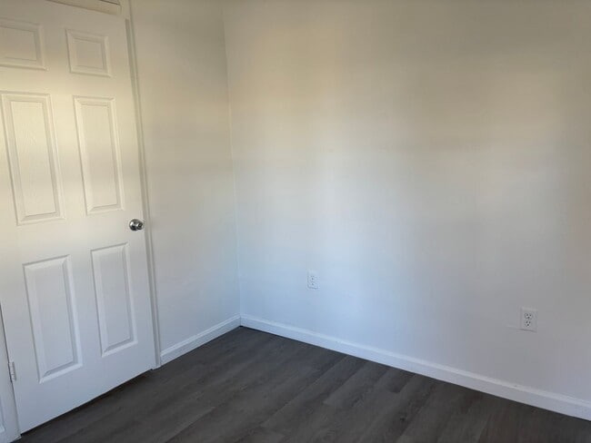 Building Photo - Modern Charm Meets Comfort: Fully Remodeled 3-Bed Home (Ask about our special)