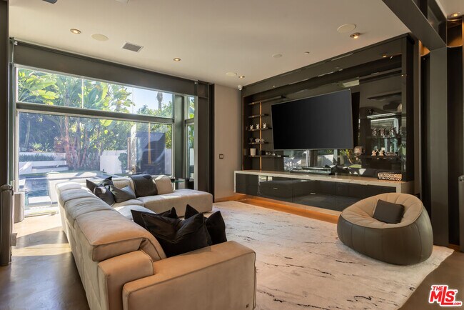 Building Photo - 8538 Eastwood Rd