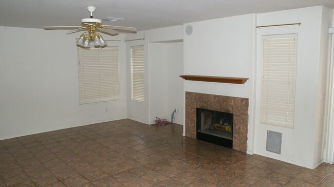 Building Photo - 1078 W Heather Ave