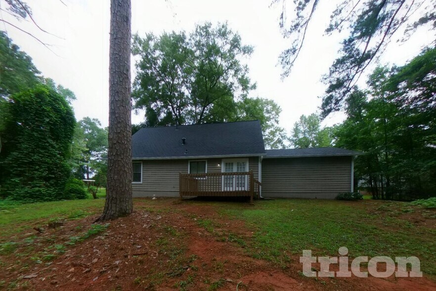 Building Photo - 525 Windsor Dr SE