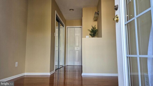 Building Photo - 6008 Rabbit Hill Ct