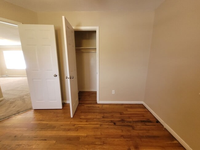 Building Photo - 2 Bedroom, 1 Bathroom Home 5 Minutes from Downtown!