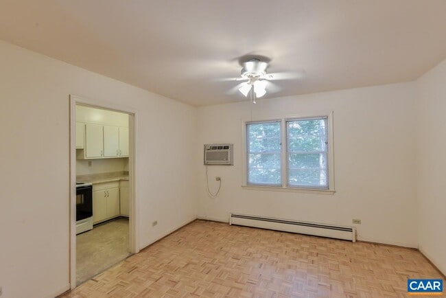 Building Photo - 1223 Park St