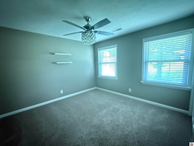 Building Photo - 5935 Merrydale Dr