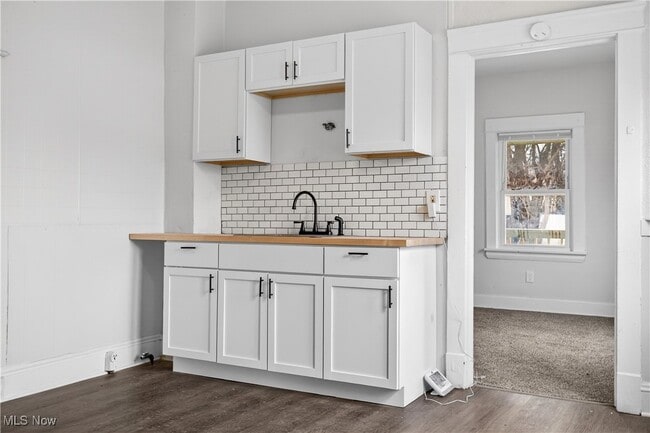 Building Photo - 9517 Prince Ave