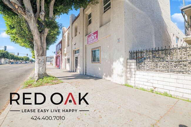 Building Photo - 1847 1/2 W Florence Ave