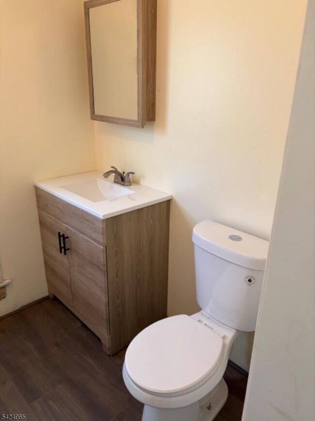 Building Photo - 7 Filmore St