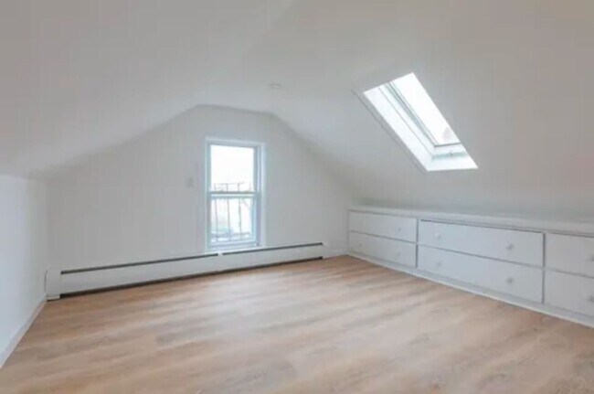 Building Photo - 205 Ives St