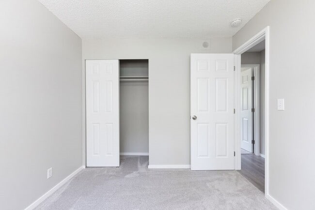 Building Photo - Remodeled 3 Bedroom Rambler Situated on a ...