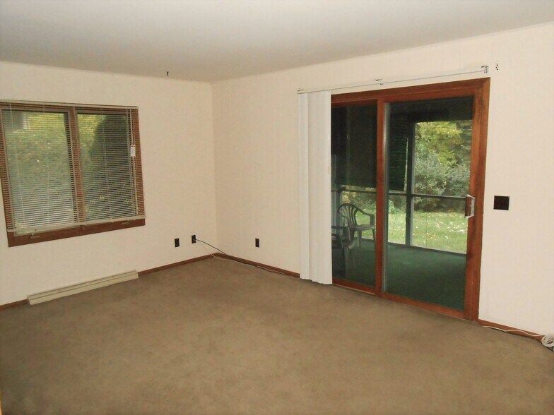 Building Photo - 1701 Elka Ln