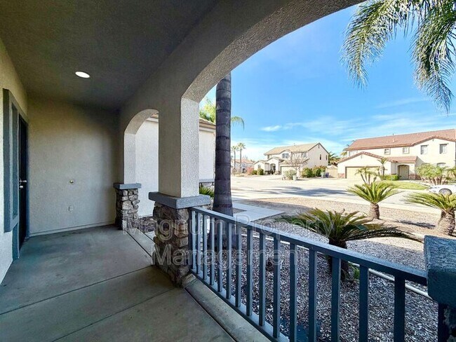 Building Photo - 8182 Bon View Dr