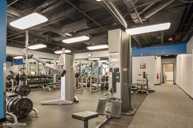 Building Photo - 10 E Ontario St