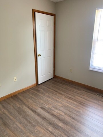 Building Photo - 436 Meadow Dr