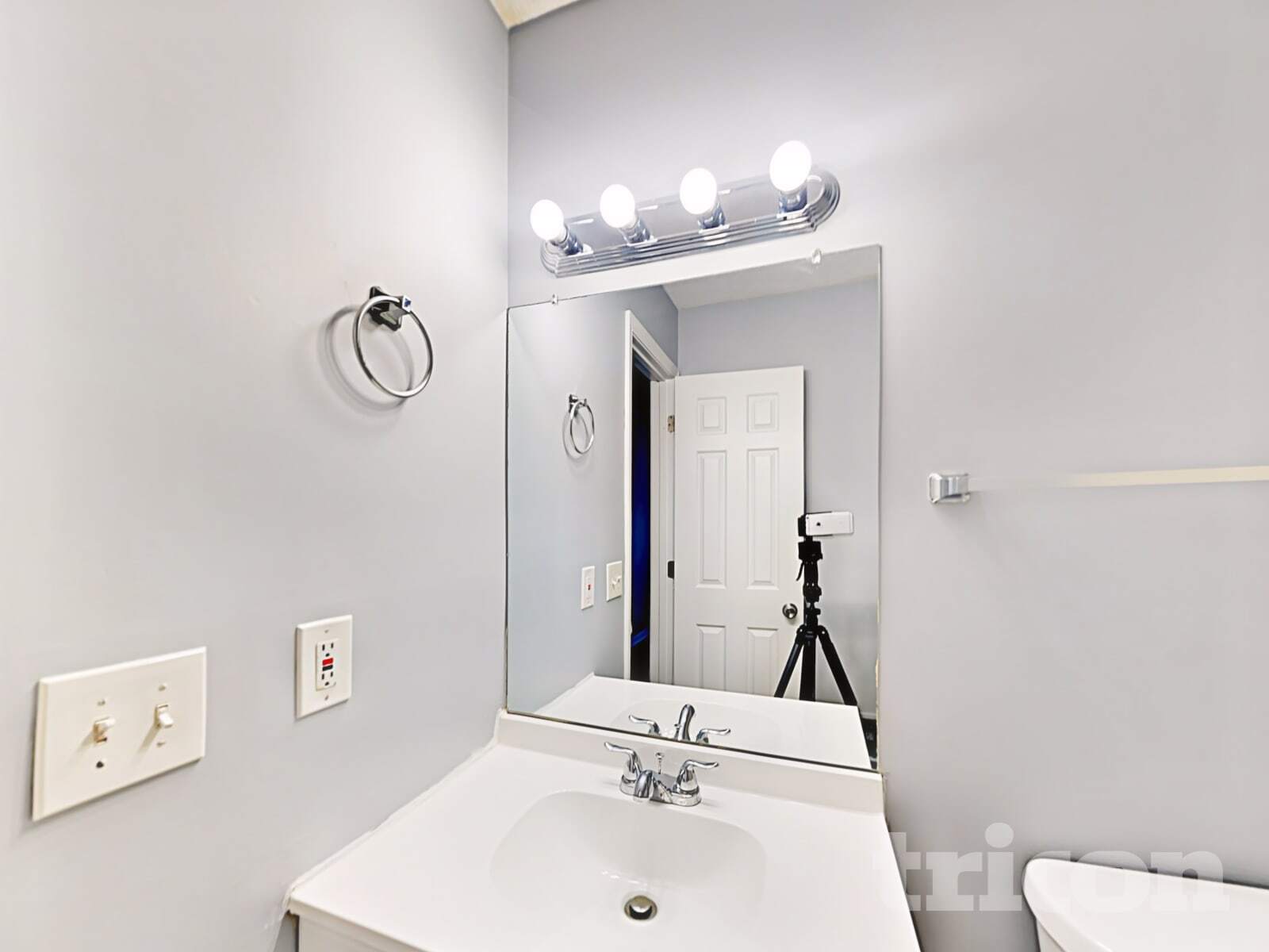 Building Photo - 709 Quail Hills Dr