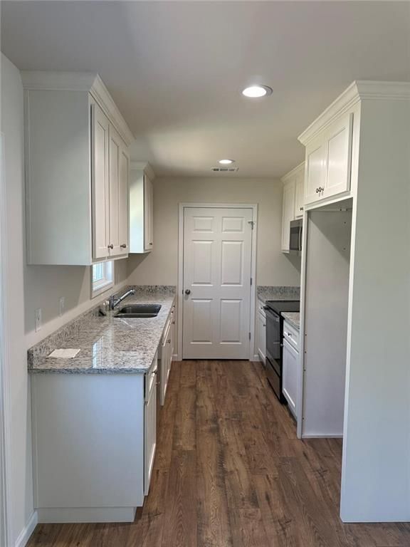 Building Photo - 295 Pony Lake Rd