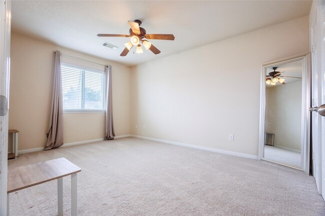 Building Photo - 6010 Twin Creek