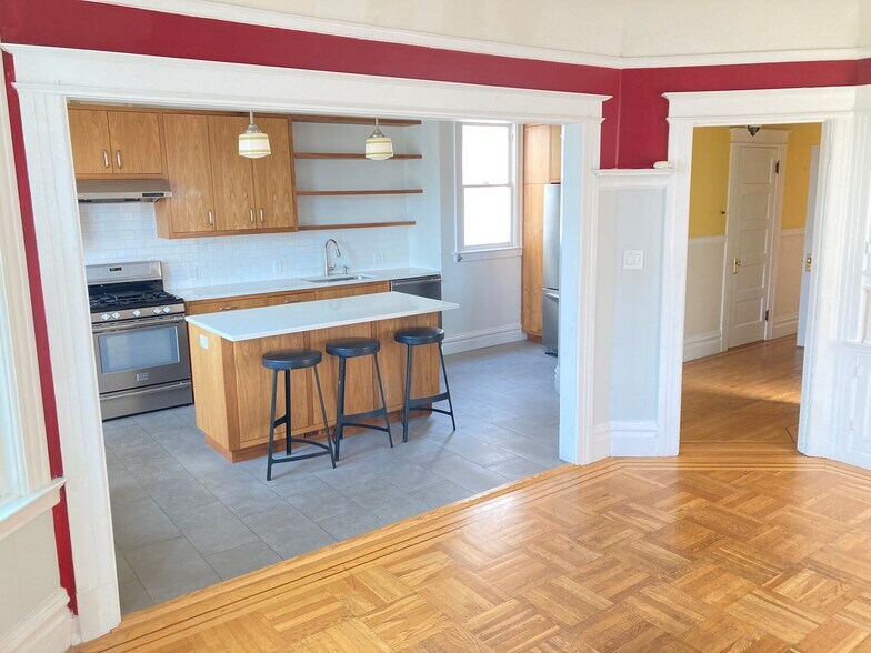 Building Photo - 924 Potrero Ave