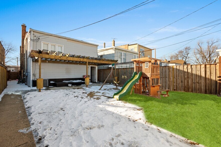 Building Photo - 2315 S 59th Ct
