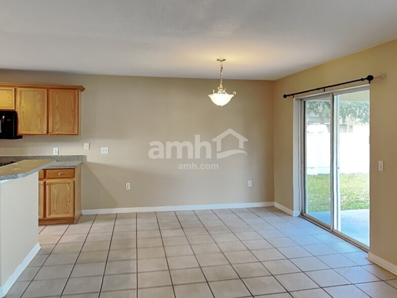 Building Photo - 10725 Bamboo Rod Cir