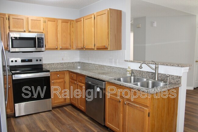 Building Photo - 312 Evening Star Dr