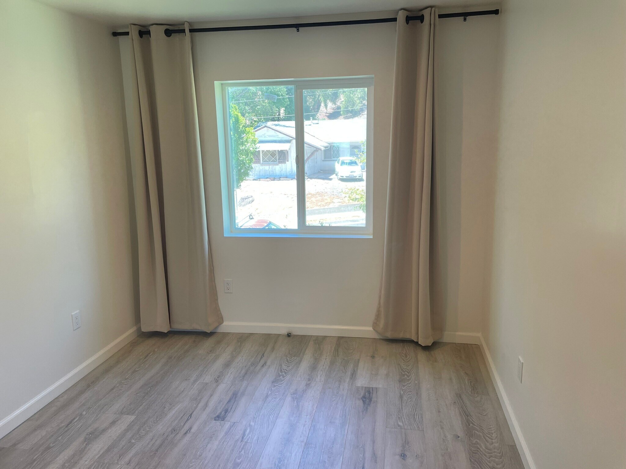 Building Photo - 7136 Forest Hills Rd