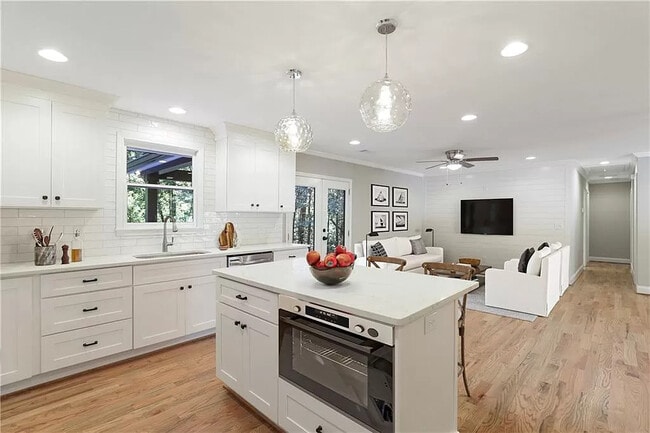 Building Photo - 334 Michael Dr