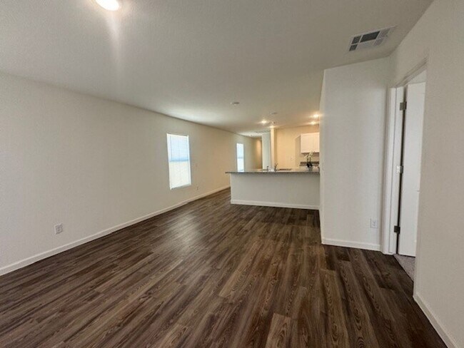Building Photo - 1 Yr New 3 BR 2BA in Chaparral Terrace w/ ...