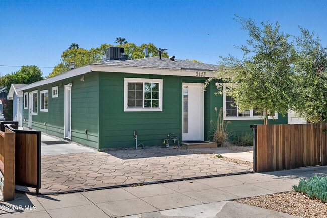 Building Photo - 3142 Casitas Ave