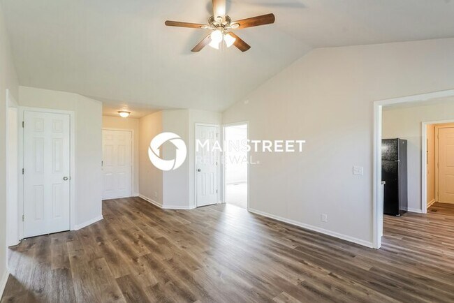 Building Photo - 3 Bedroom Pet-Friendly Home in Madison, TN with Main Street Renewal
