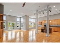 Building Photo - 517 River St